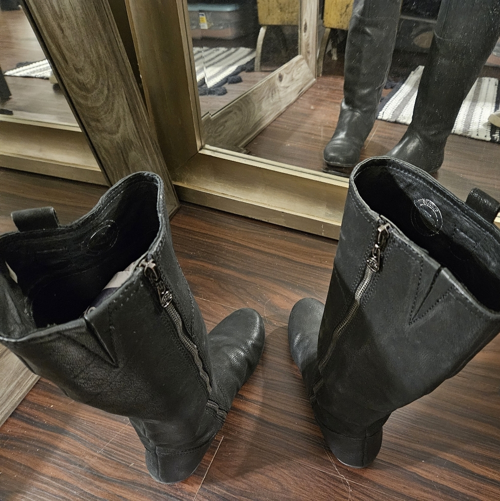 knee boots